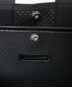 パンチングショルダートートバッグ