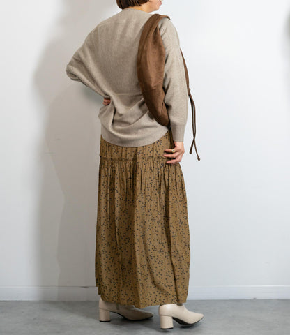 ボートネックラウンドニット