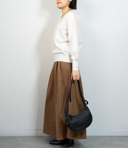 Vネックニットプルオーバー