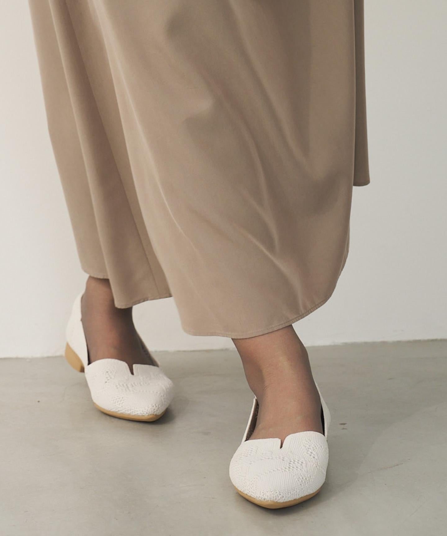 ポインテッド レース パンプス