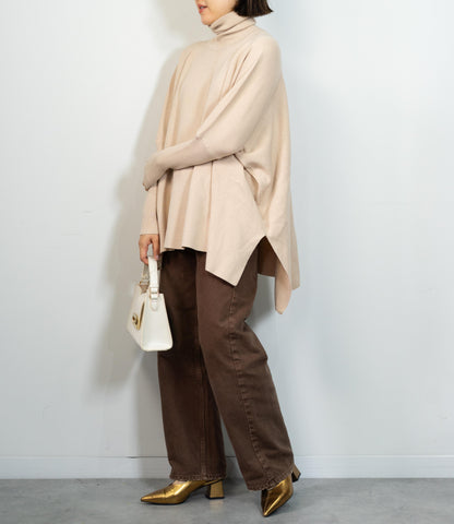 ハイネックポンチョニット