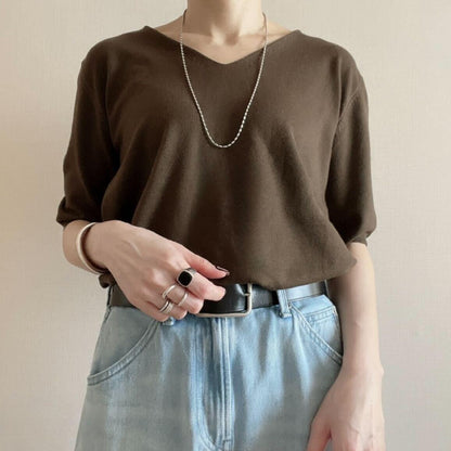 ミニマルVネックハーフスリーブニット