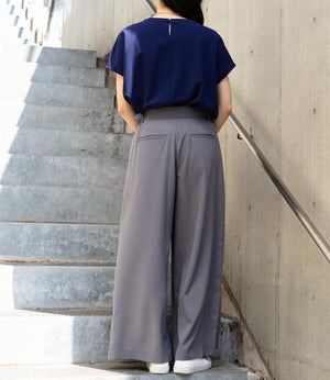 コクーンシルエットボートネックカットソー