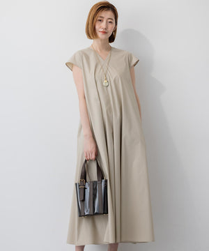 ストレッチブロード Vネックワンピース