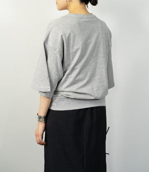 フレア袖レタリングTシャツ