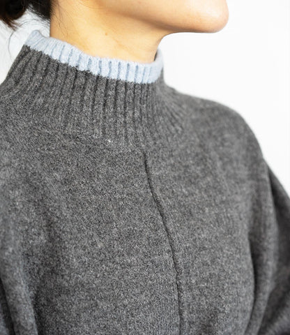 バイカラーハイネックニット