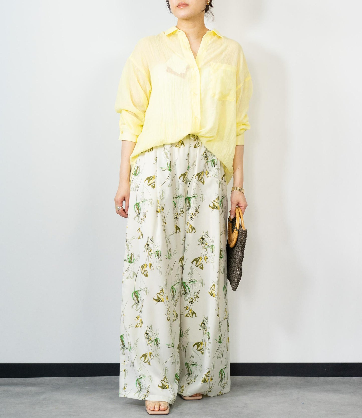 ボタニカル柄イージーパンツ