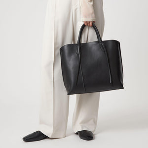 【WEB限定】2WAYタッセルハンドル A4 トートバッグ / ショルダーバッグ