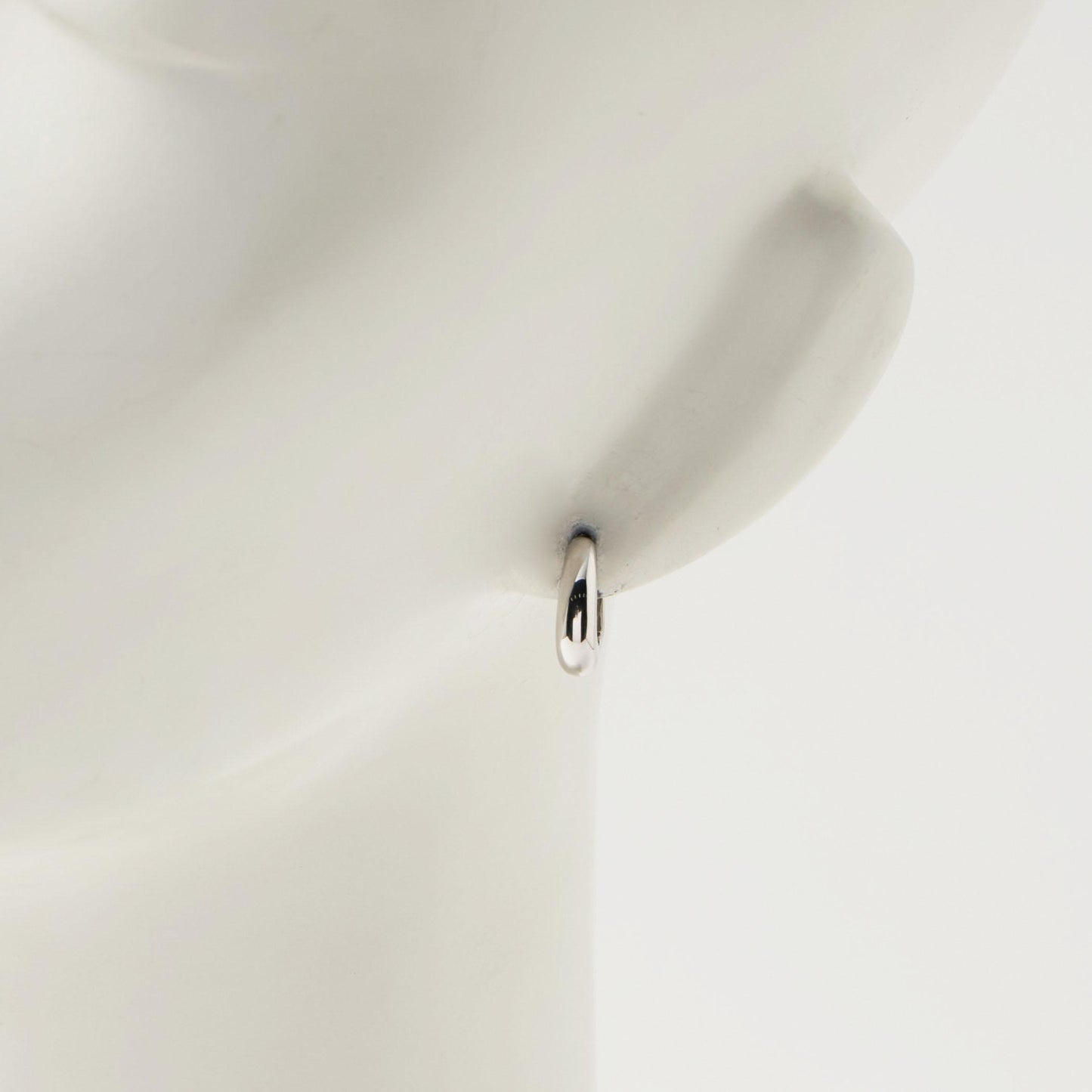 オーバル フープ ピアス