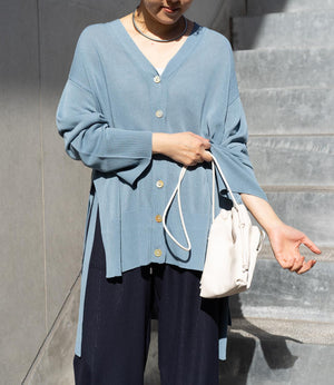 サイドスリットVネックカーディガン