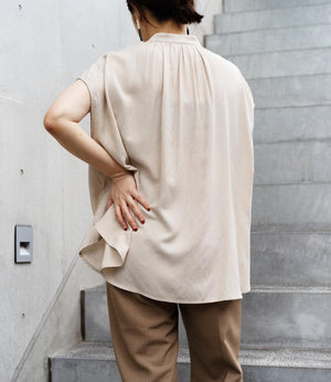 とろみバンドカラーブラウス