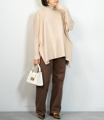 ハイネックポンチョニット