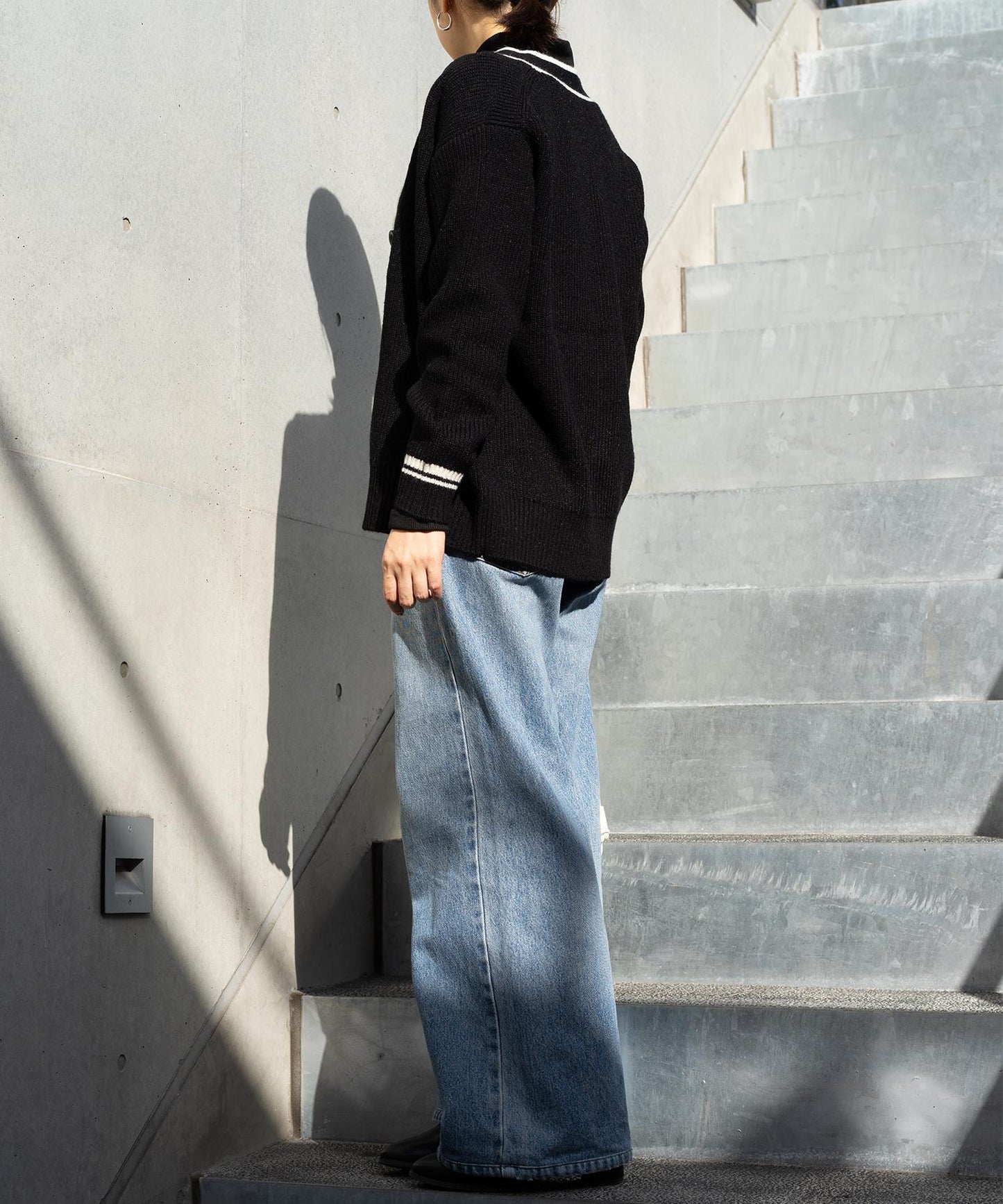 Vネックカーディガン