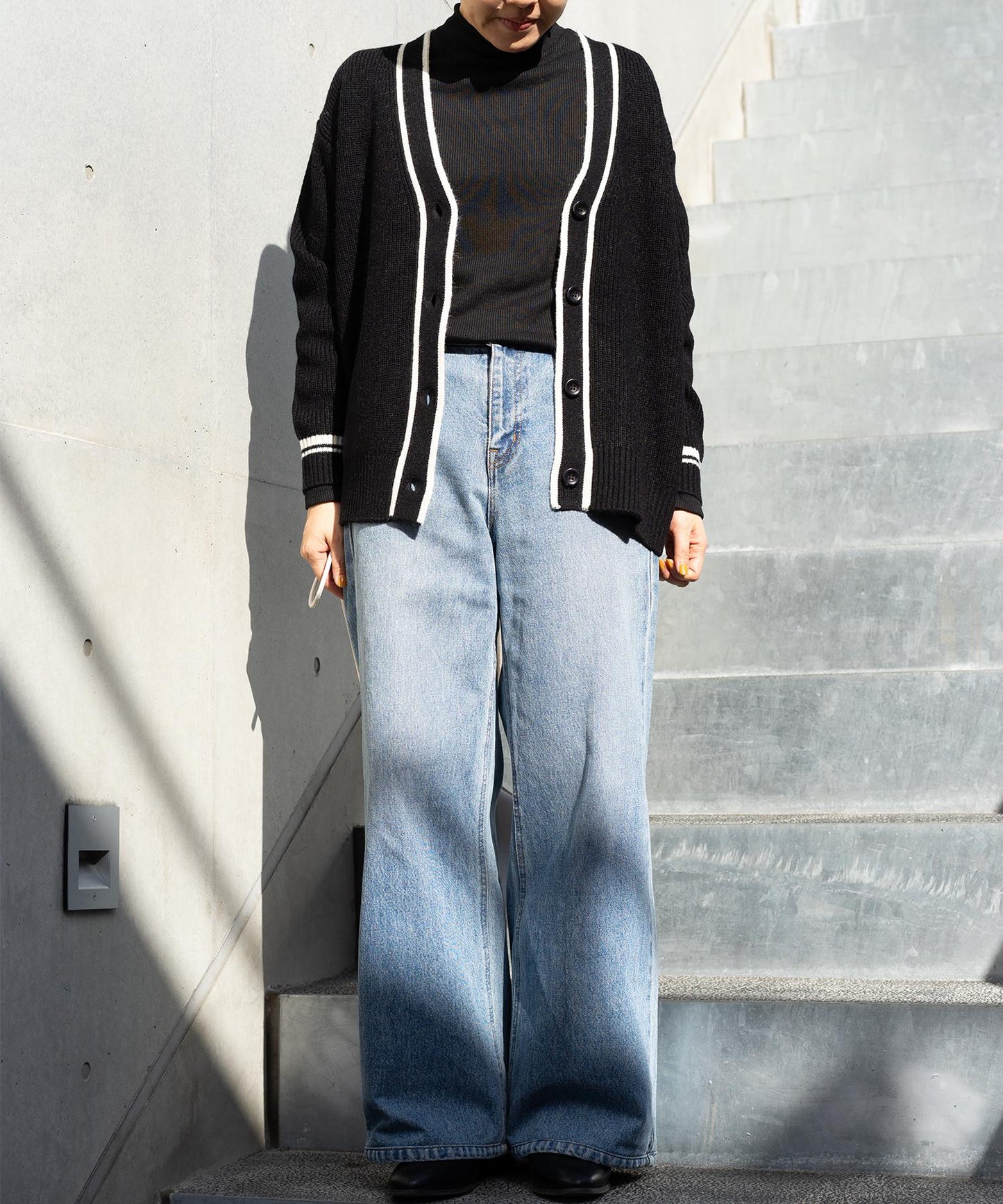 Vネックカーディガン