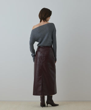 フェイクレザータイトスカート