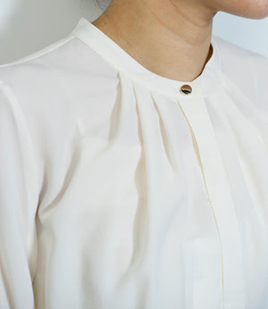 タックフレアブラウス