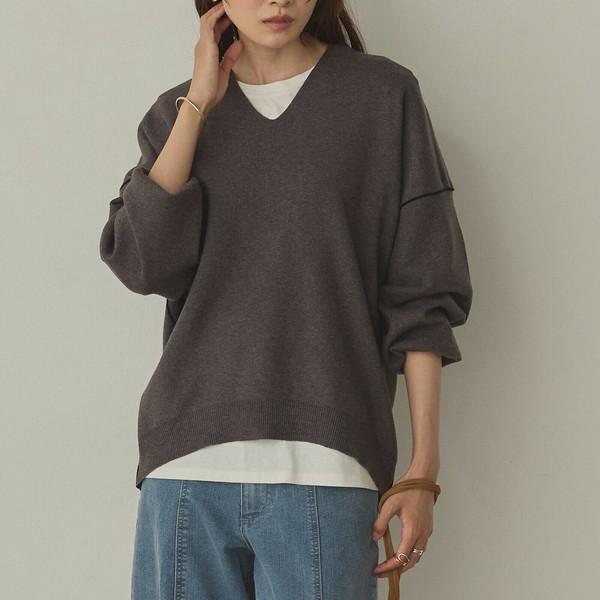 バイカラーシャープVネックニット