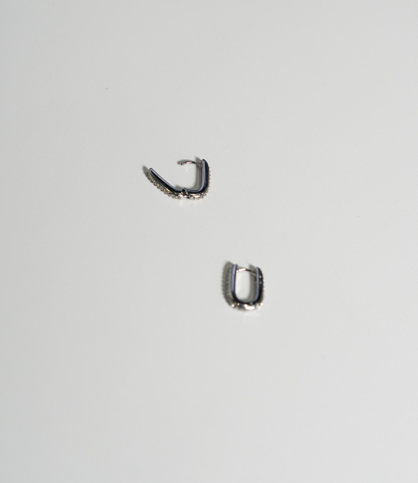 キュービックアクセントピアス