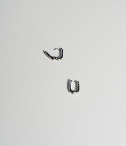 キュービックアクセントピアス