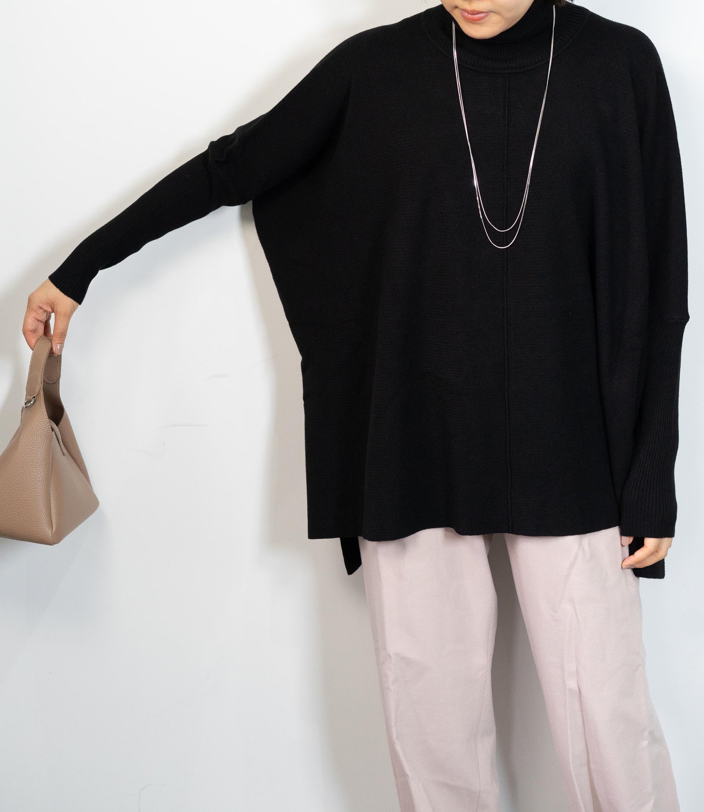 ハイネックポンチョニット