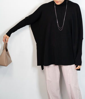 ハイネックポンチョニット