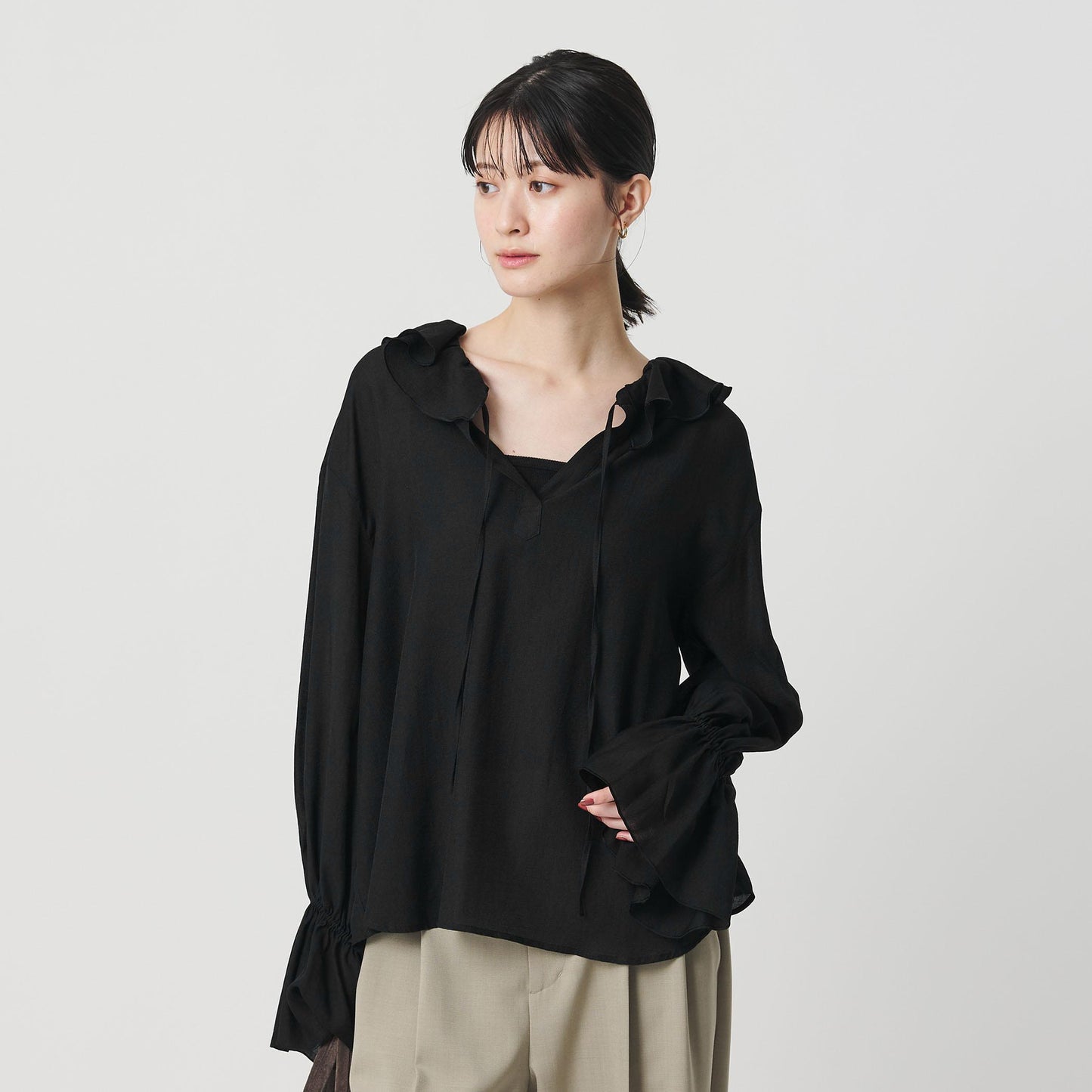 ラッフル スキッパーブラウス