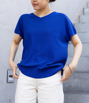 コクーンシルエットVネックニット