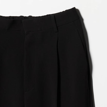 タックワイドストレートパンツ ウォッシャブル