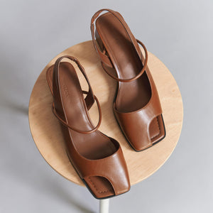 レザーライク オープントゥ バックストラップミュール