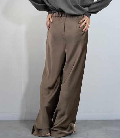 マットサテンストレートパンツ