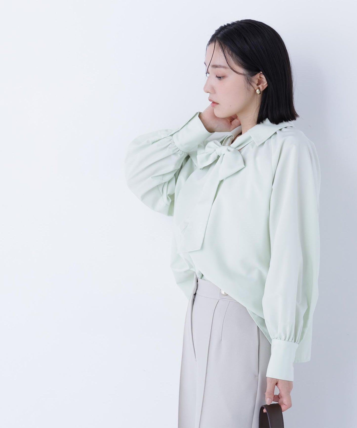 スキッパーリボンタイブラウス