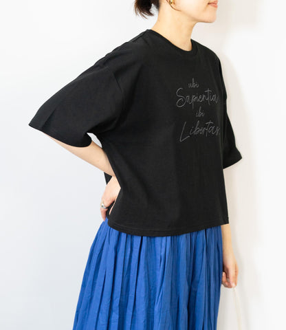 エンブロイダリークロップドTシャツ