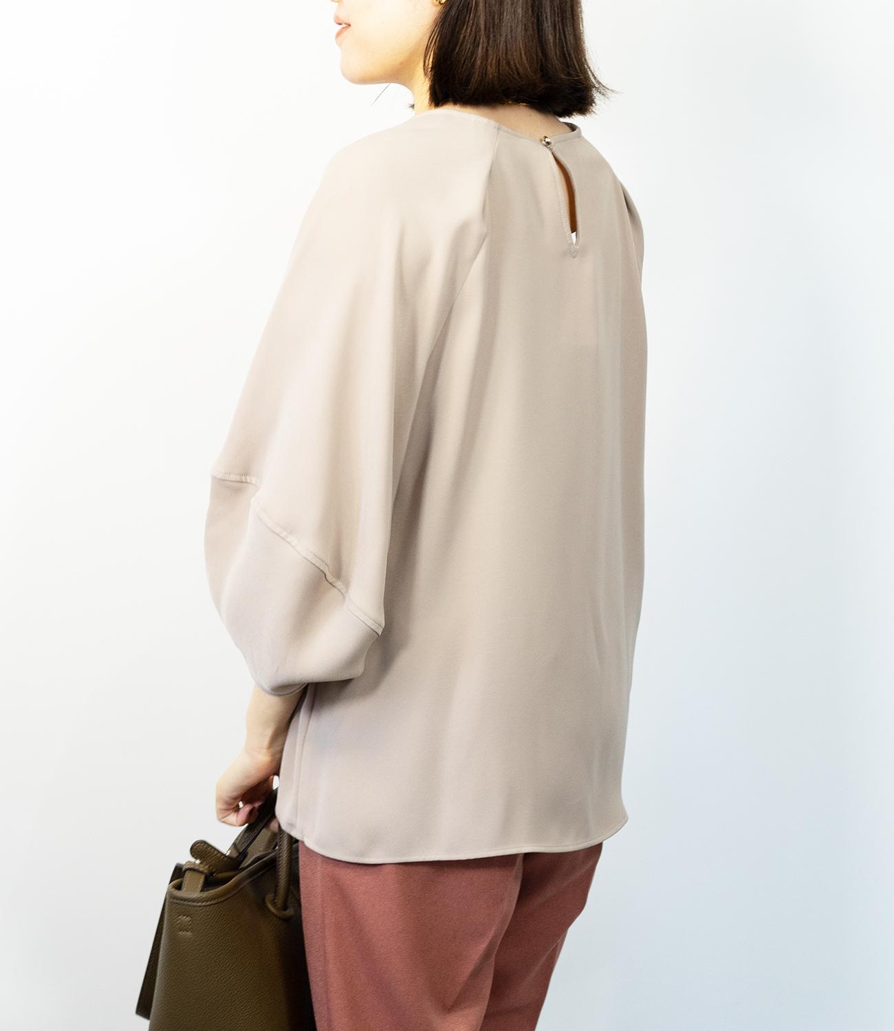 ダブルバックサテンエアリーブラウス