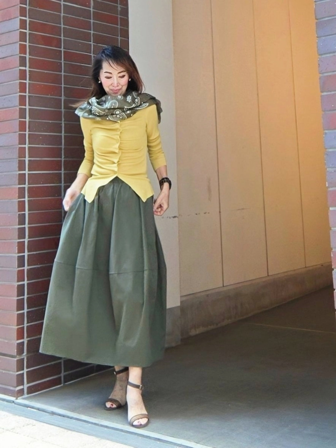 タッセルスクエアスカーフ