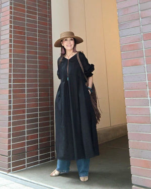 袖シャーリングVネックロングワンピース