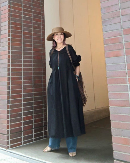 袖シャーリングVネックロングワンピース
