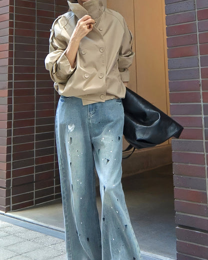ダブルボタンのショートトレンチ
