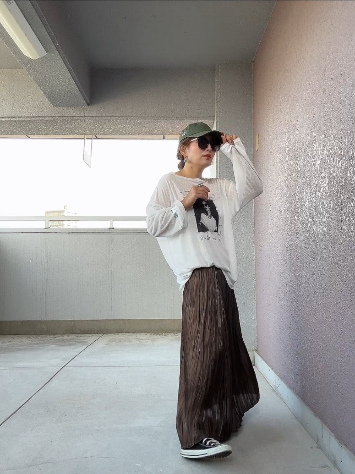 オフショルダーシアーフォトT