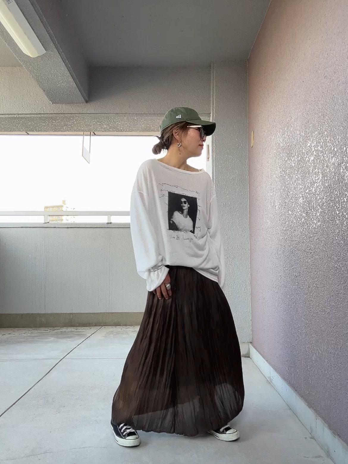 オフショルダーシアーフォトT