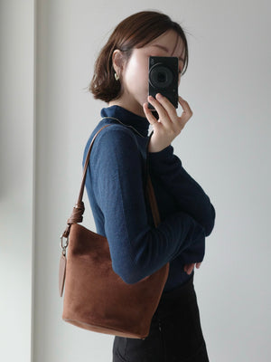 スエードサークルショルダーバッグ