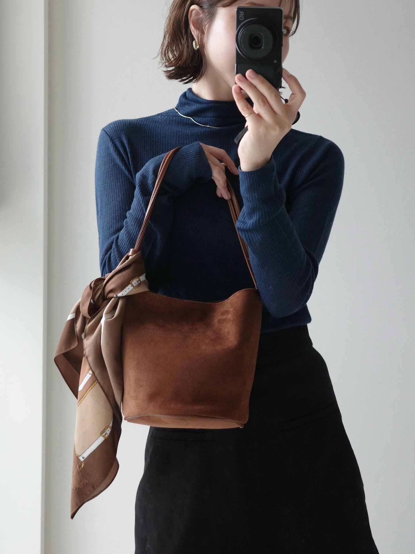 スエードサークルショルダーバッグ