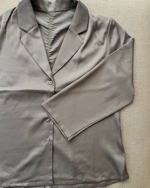 サテンライク テーラージャケットシャツ