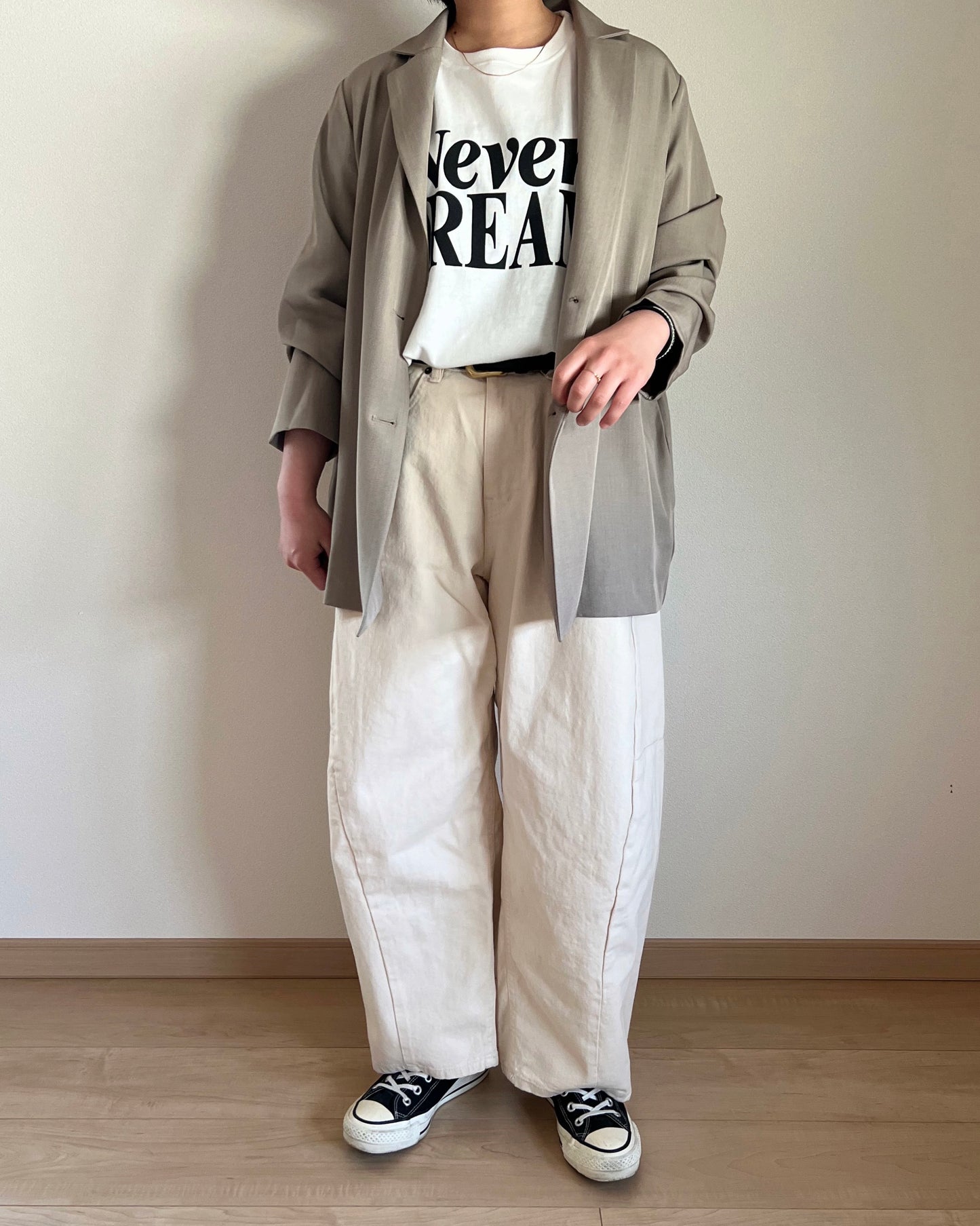NEVER DREAM ロゴTシャツ