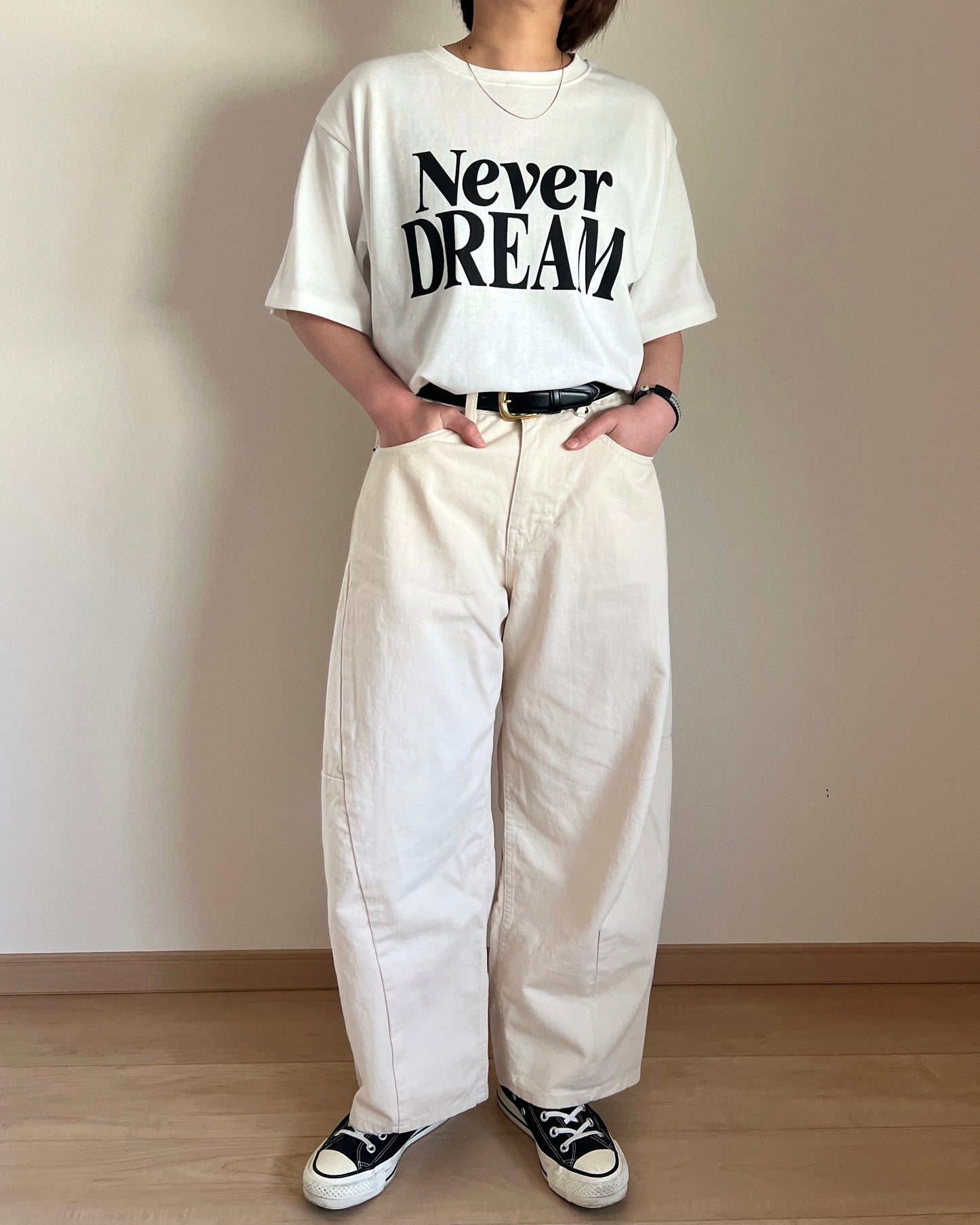 NEVER DREAM ロゴTシャツ