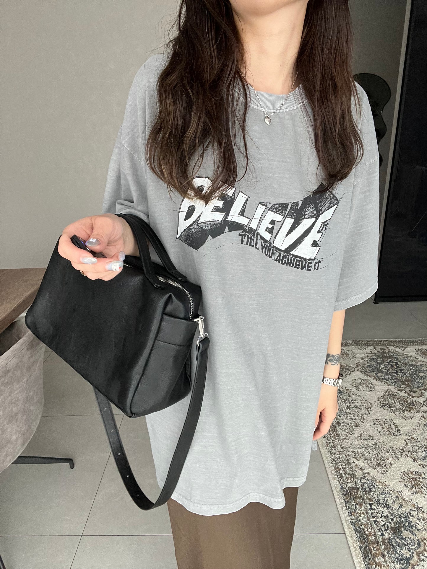 BELIEVEロゴピグメントTシャツ