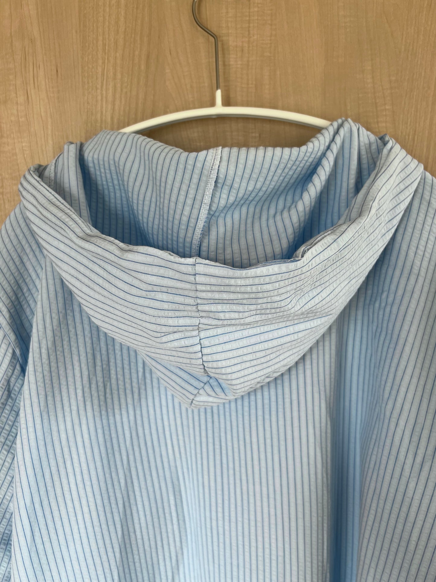 ストライプフードシャツ