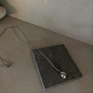 ウォータードロップ ロングネックレス