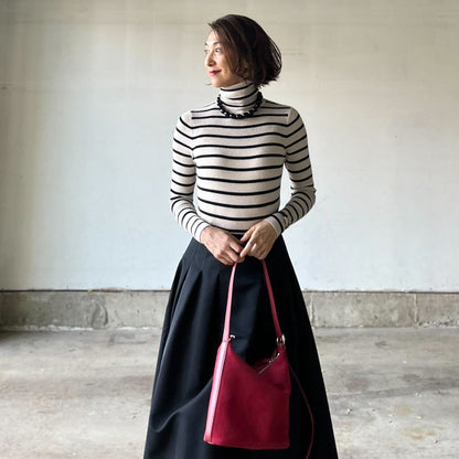 赤スエードバッグ