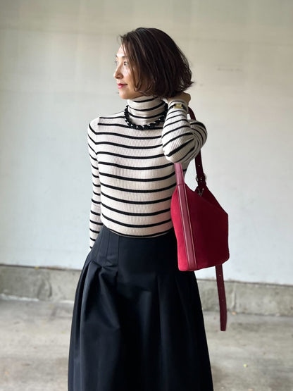 赤スエードバッグ