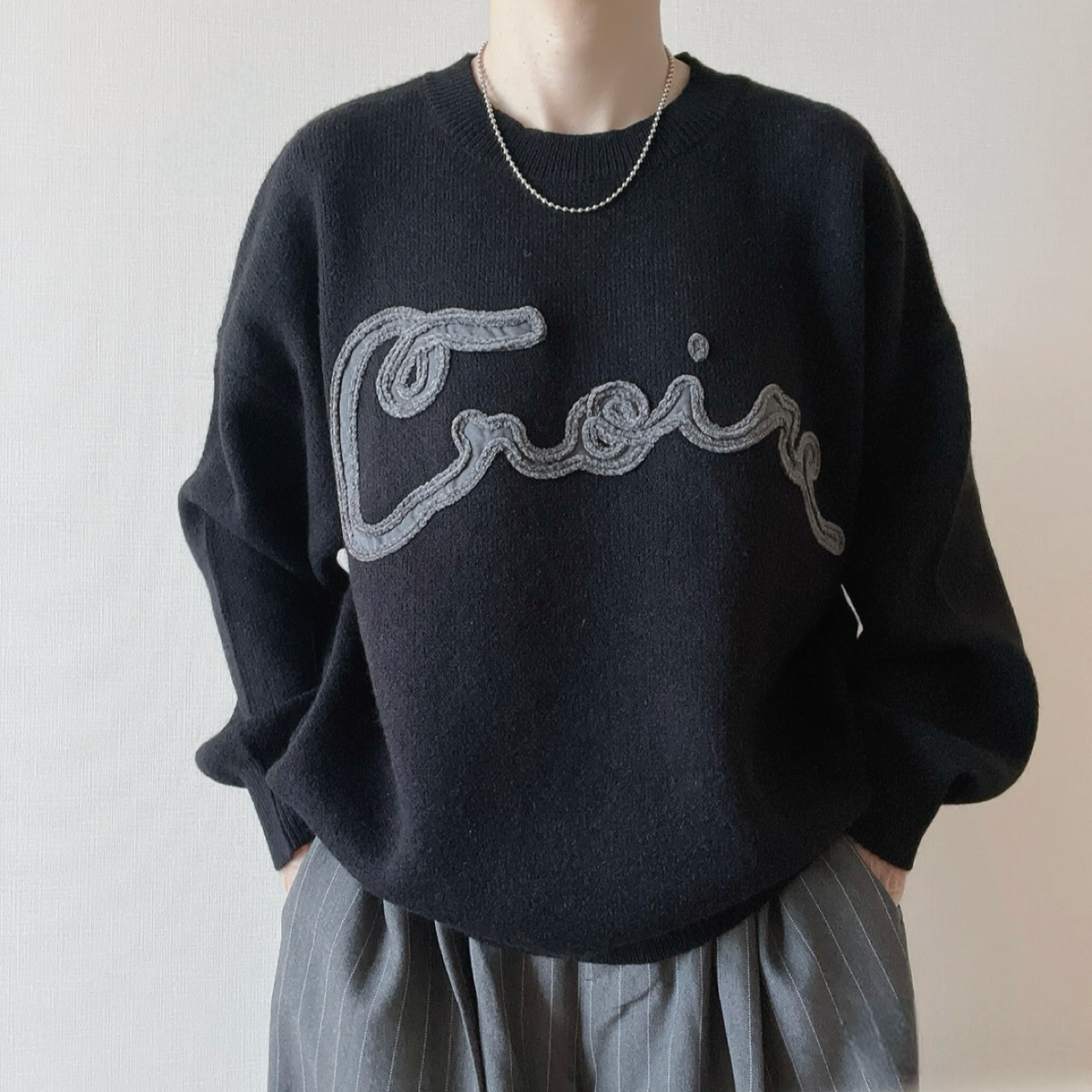 刺繍ロゴニット